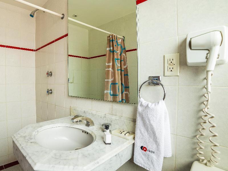 Frida Costa Azul Hotel Mexikóváros Szoba fotó